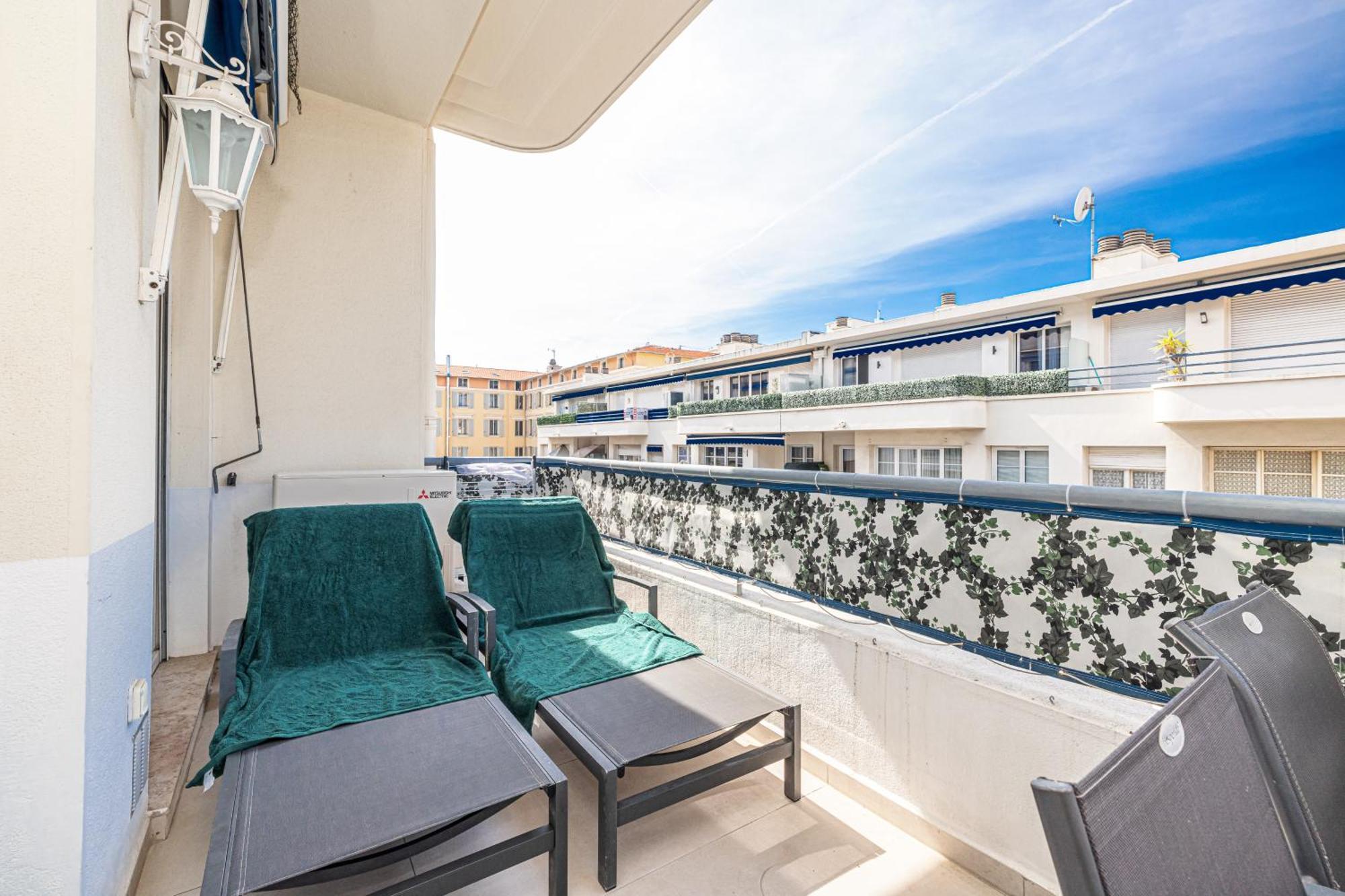 Royal Riviera Apartment